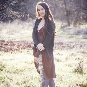 Meet your Posher, Julia